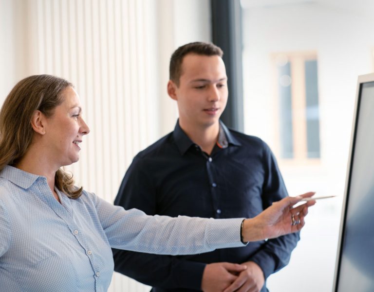 Karin Bacher mit einem Coachee